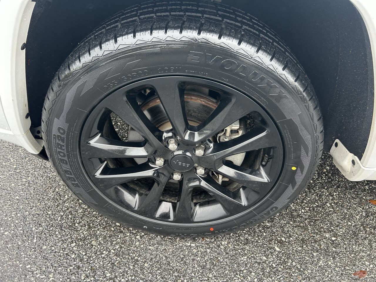 Used 2017 Jeep Grand Cherokee Altitude image 16