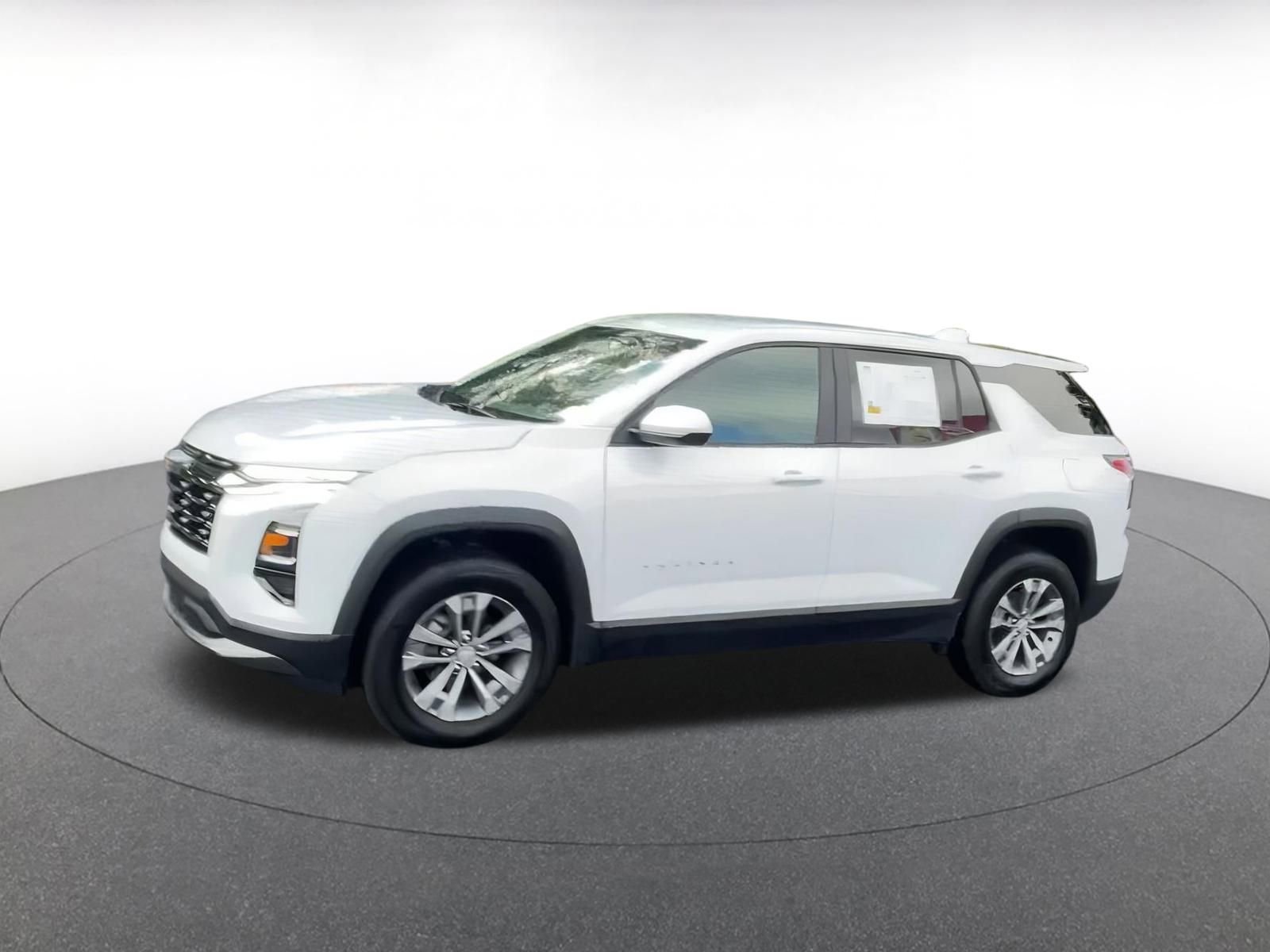 Used 2025 Chevrolet Equinox LT image 8