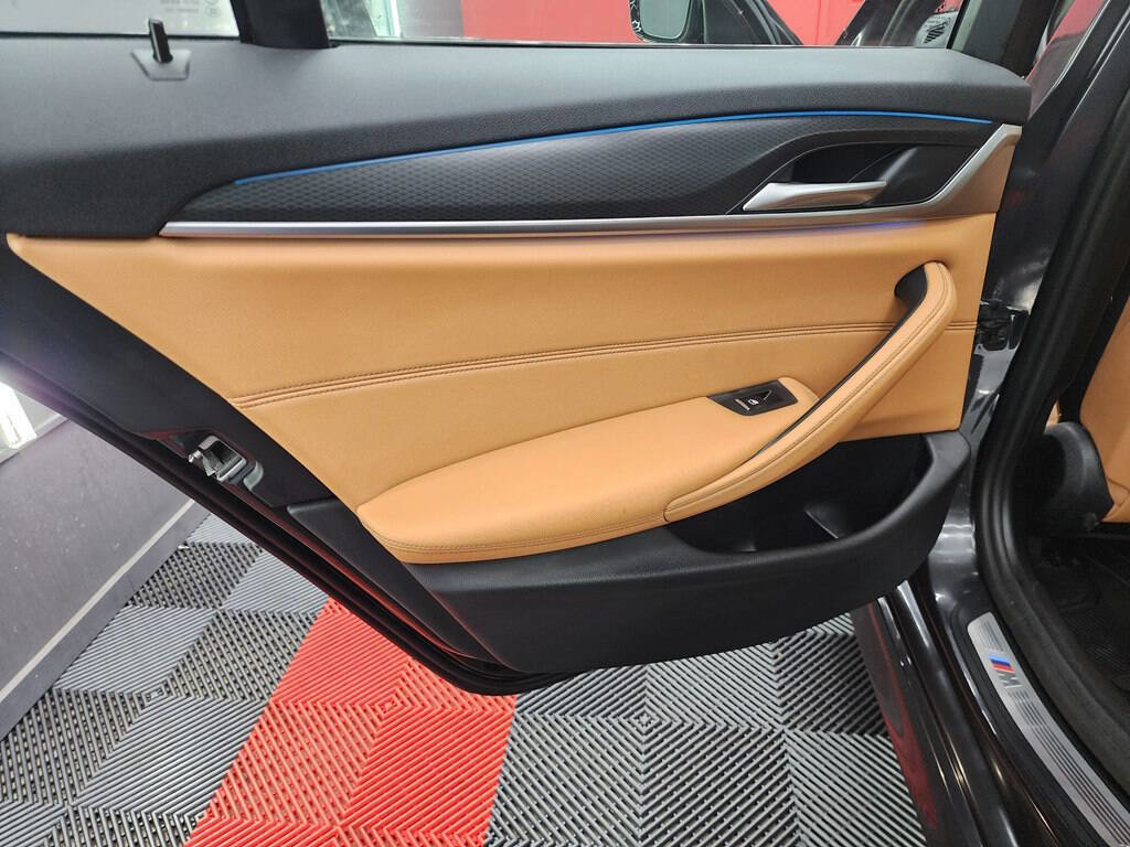 Used 2023 BMW 530e w/ M Sport Package image 10