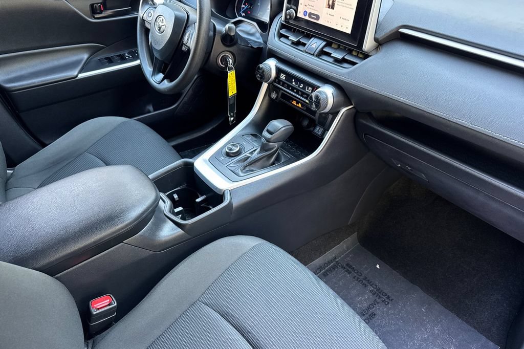 Certified 2024 Toyota RAV4 LE AWD/4WD image 15