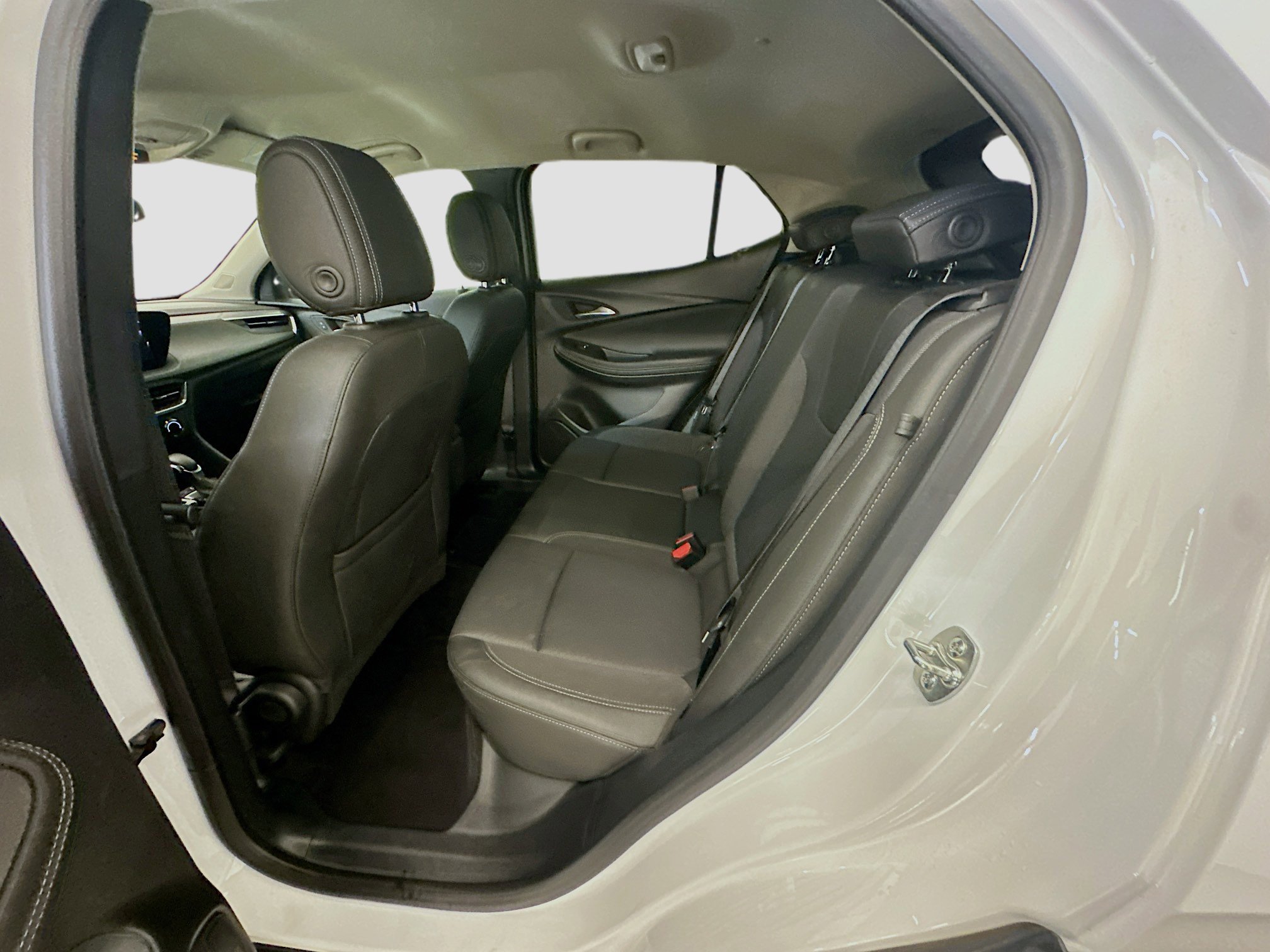 Used 2025 Buick Encore GX Preferred image 28