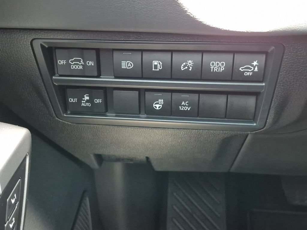 Certified 2025 Toyota Sequoia Platinum AWD/4WD image 30