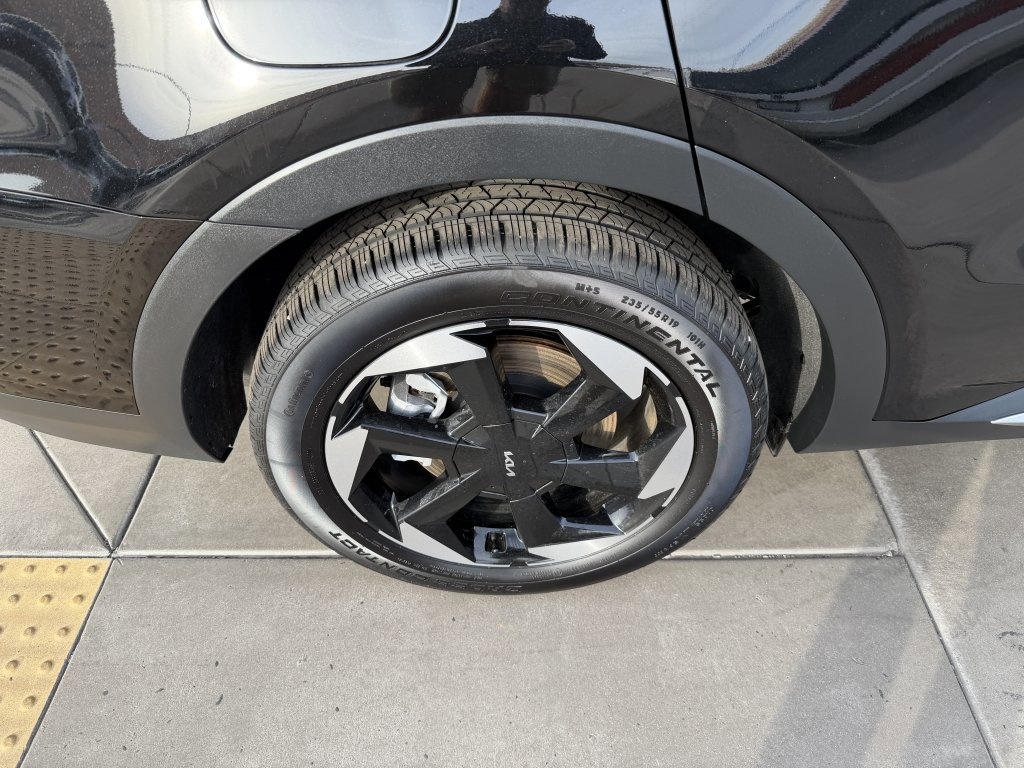 Used 2025 Kia Sorento EX image 15