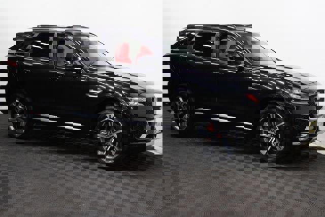 Used 2017 Jaguar F-PACE S image 3