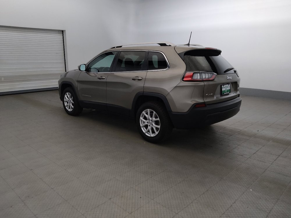Used 2019 Jeep Cherokee Latitude Plus w/ Cold Weather Group AWD/4WD image 3
