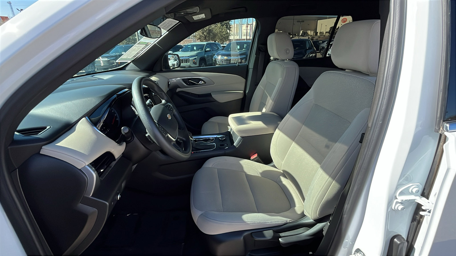 Used 2023 Chevrolet Traverse LS image 10