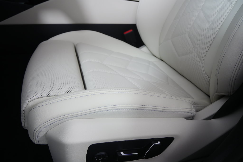 Used 2026 BMW 530i RWD image 10