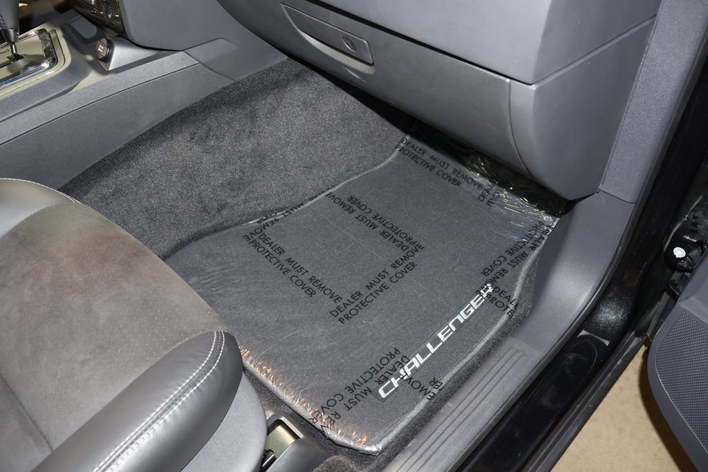 Used 2008 Dodge Challenger SRT8 image 26