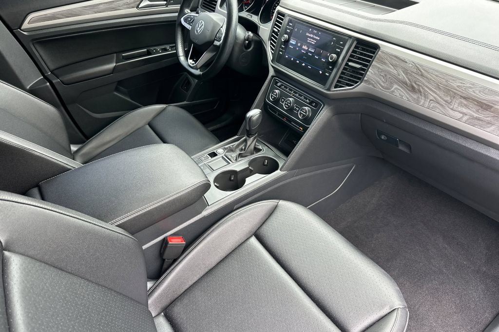 Used 2020 Volkswagen Atlas Cross Sport SE FWD image 18