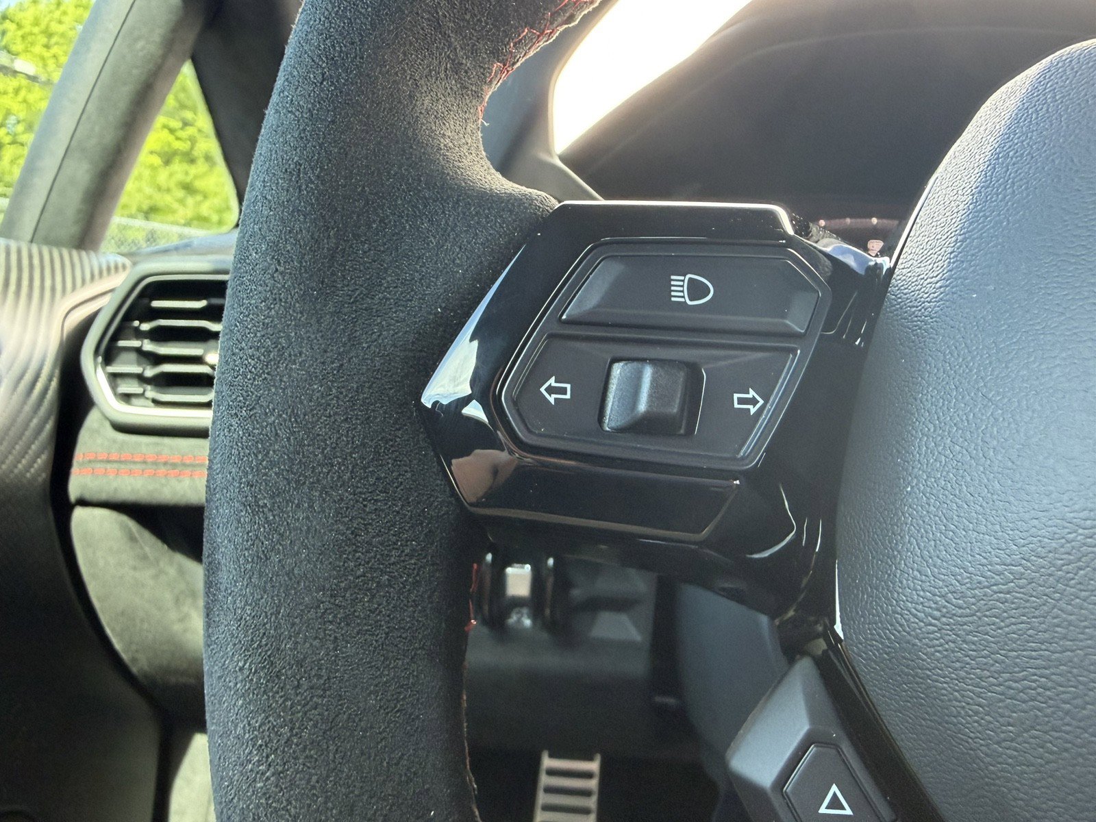 Used 2024 Lamborghini Huracan STO RWD image 27