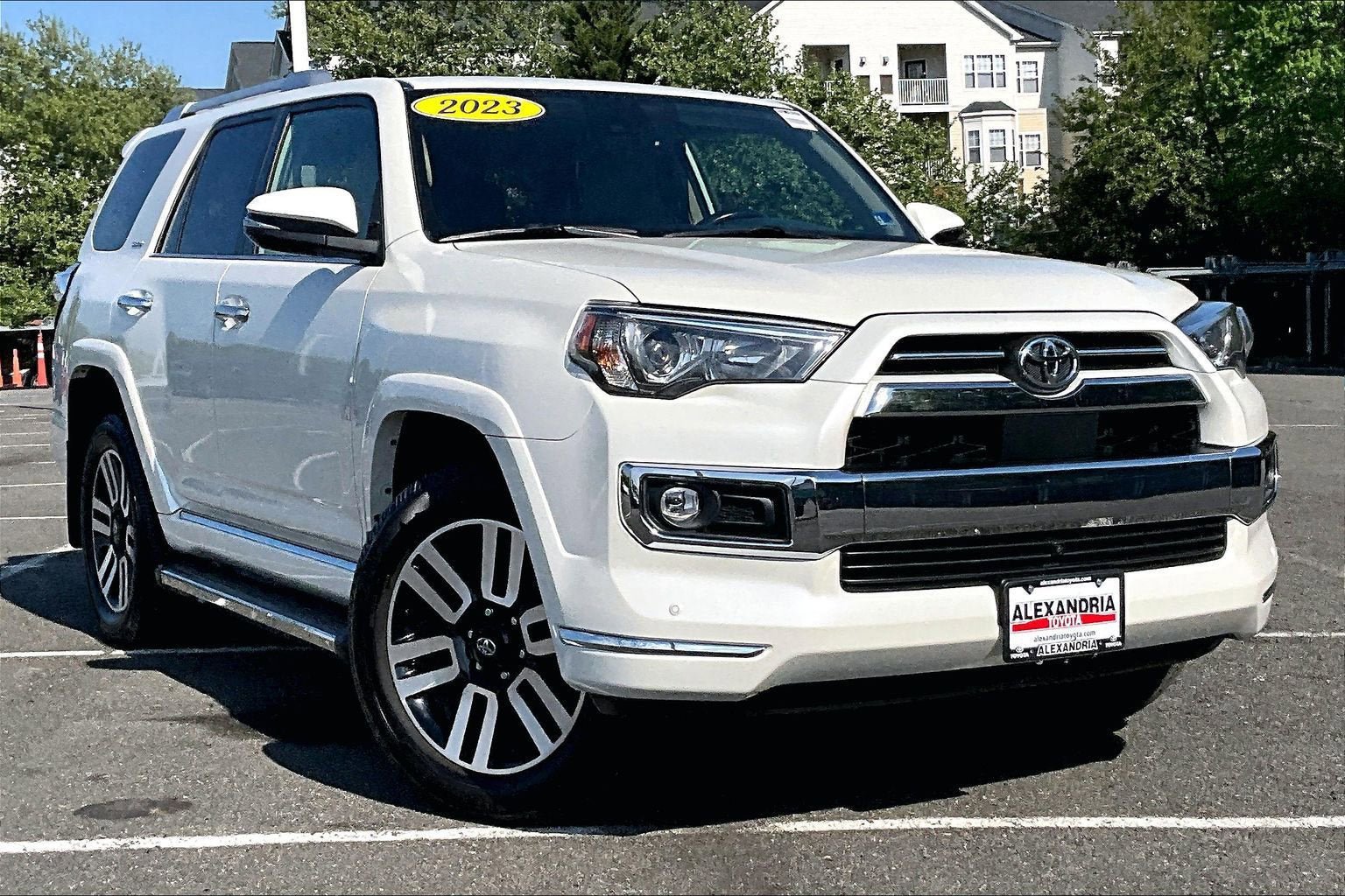 Used 2023 Toyota 4Runner Limited AWD/4WD image 2