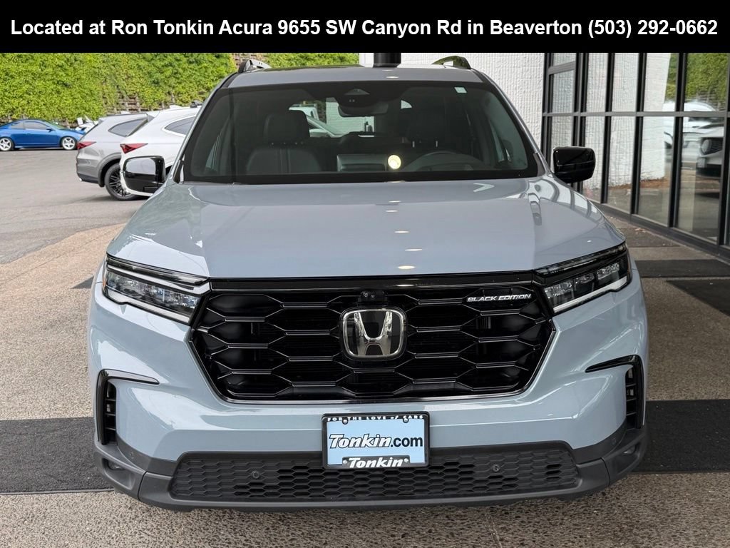 Used 2025 Honda Pilot Black Edition image 3