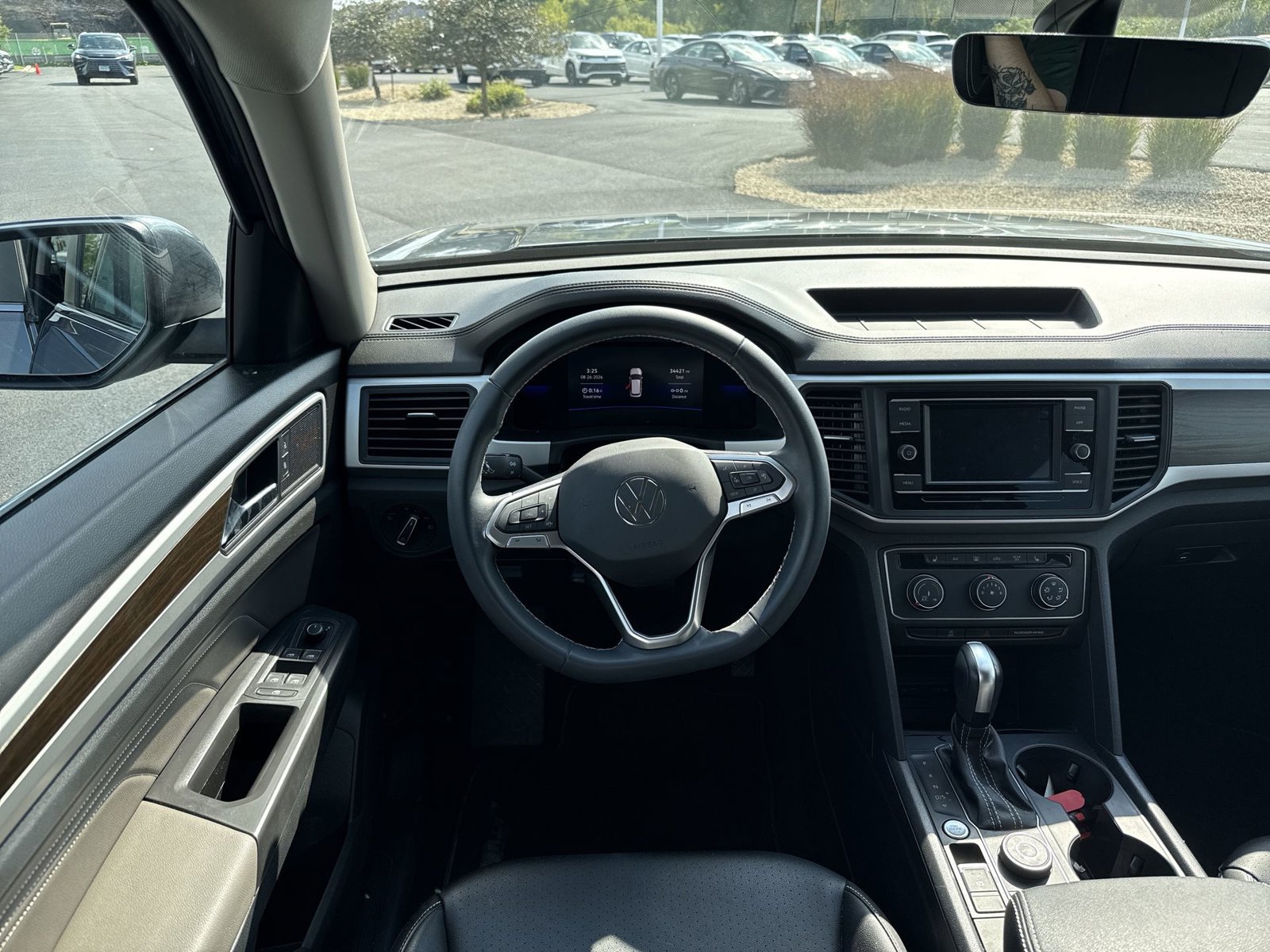 Used 2023 Volkswagen Atlas SE AWD/4WD image 18