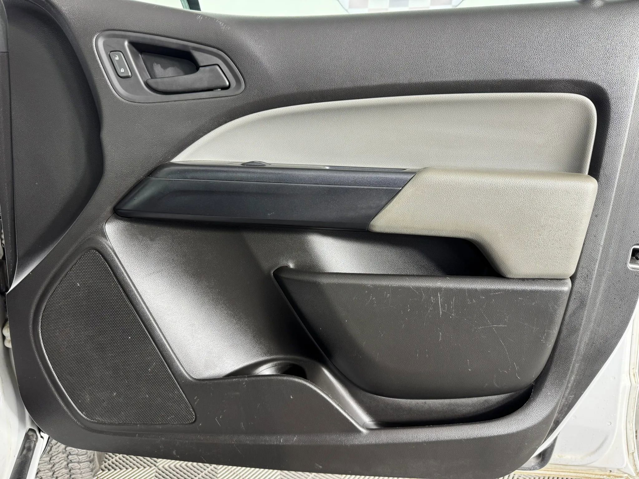 Used 2017 Chevrolet Colorado W/T RWD image 31
