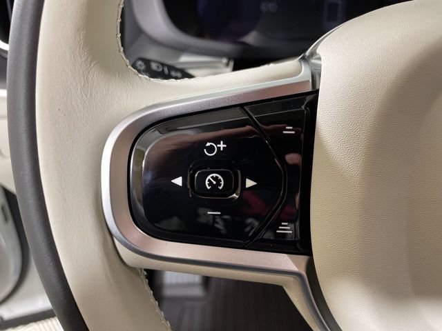 Certified 2025 Volvo XC60 T8 Core w/ Protection Package Premier AWD/4WD image 24