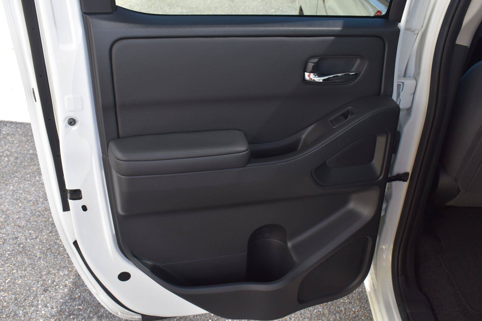 Certified 2025 Nissan Frontier SV w/ SV Convenience Package RWD image 47