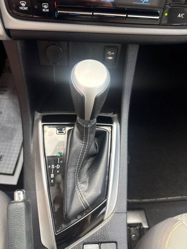 Used 2017 Toyota Corolla LE FWD image 35