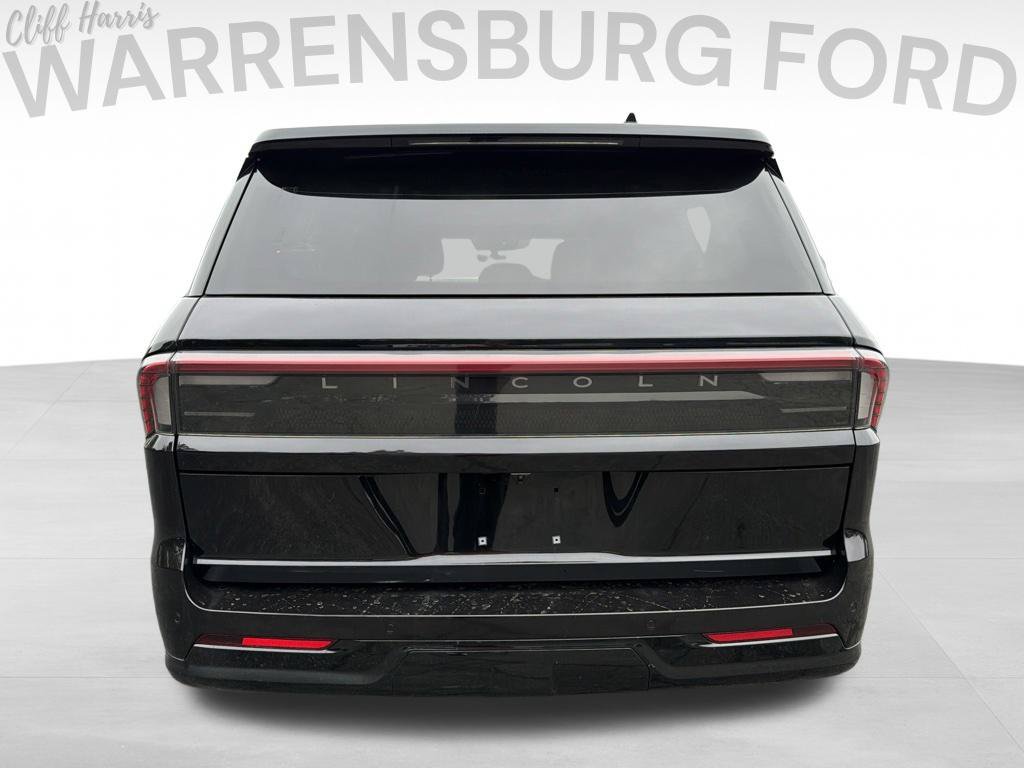 Used 2025 Lincoln Navigator L Reserve AWD/4WD image 6