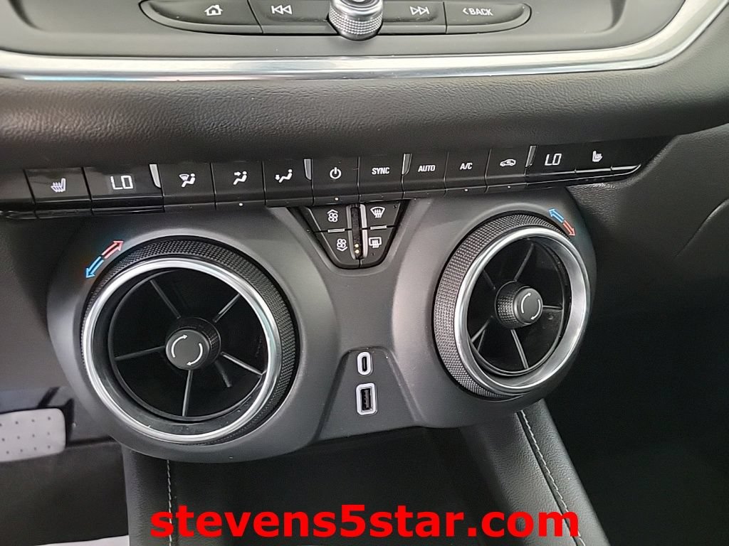 Used 2025 Chevrolet Blazer LT FWD image 16