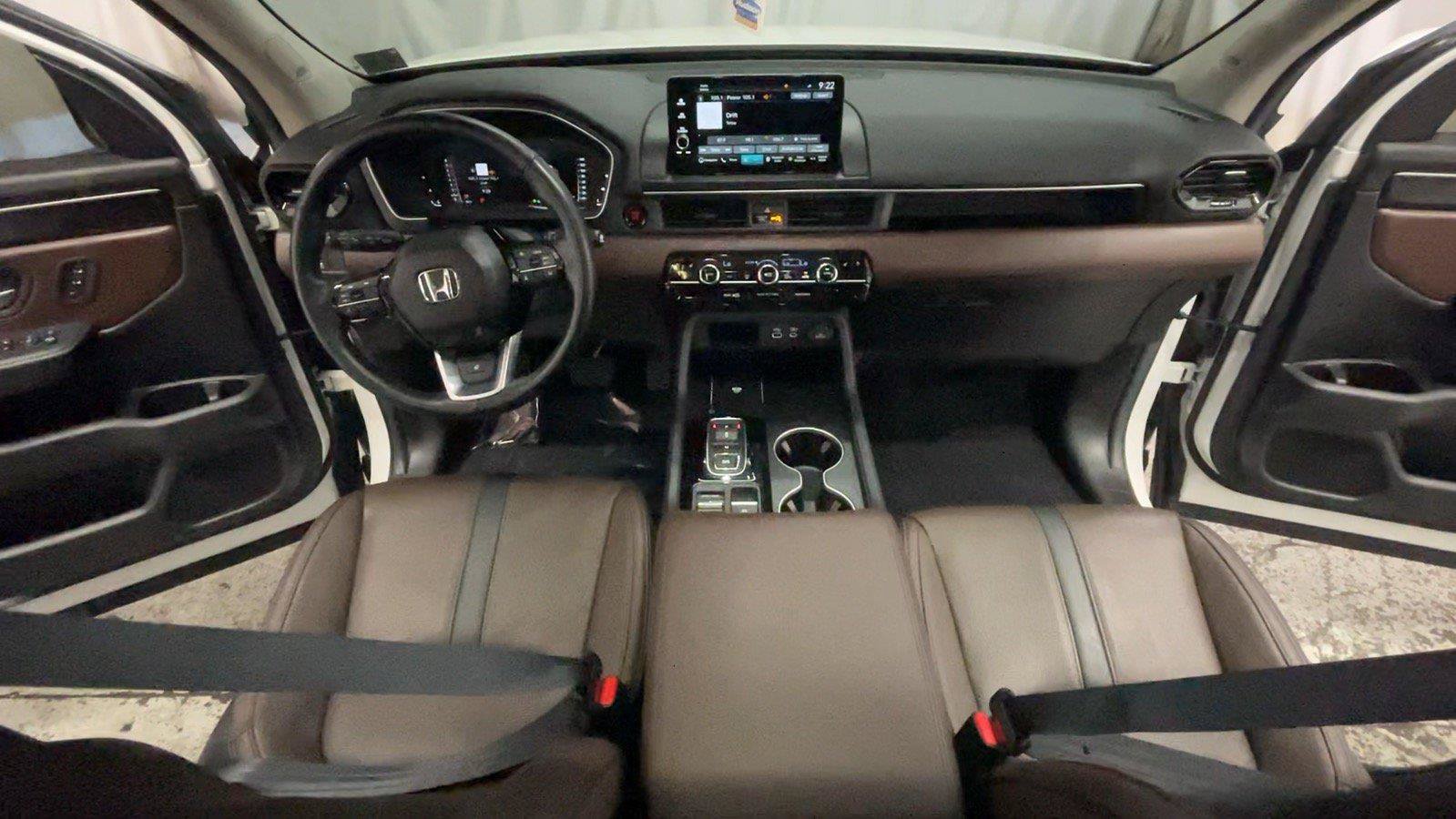 Used 2025 Honda Pilot Elite image 25