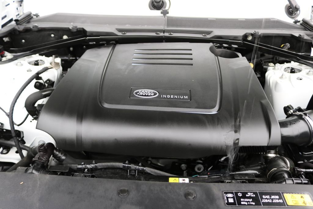 Used 2025 Land Rover Defender 110 S AWD/4WD image 10