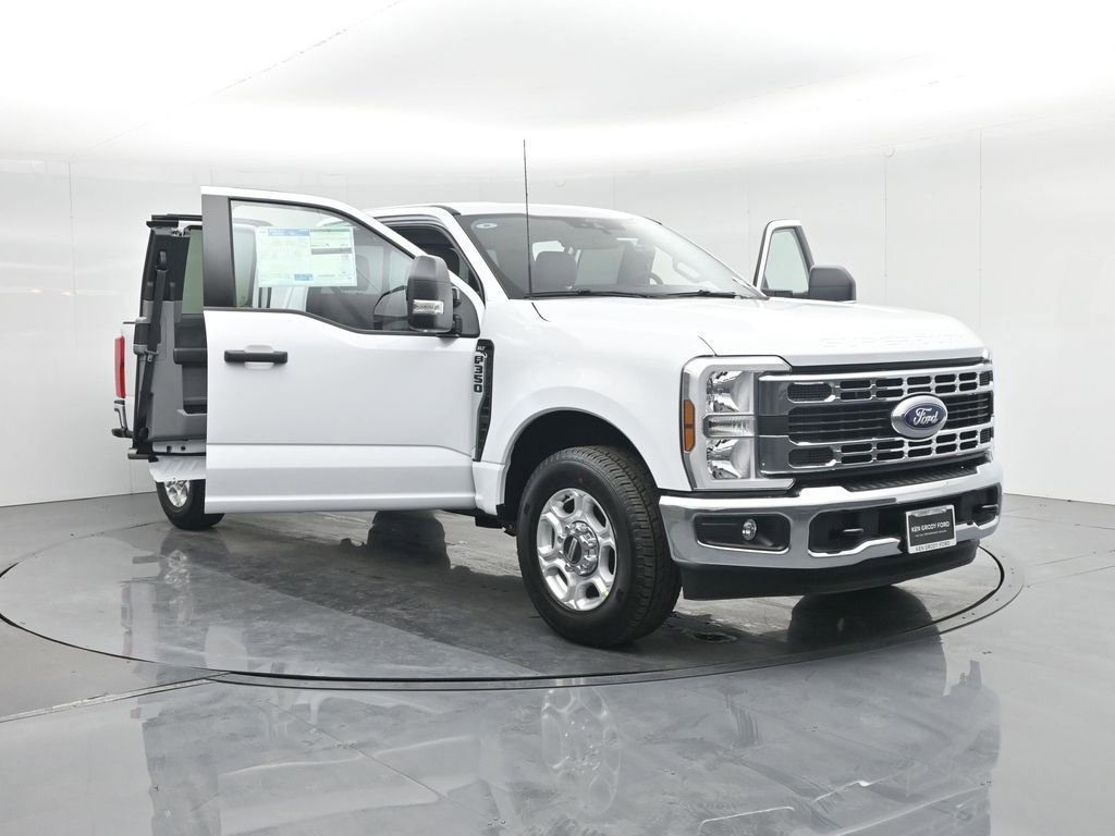 New 2026 Ford F350 XLT image 31