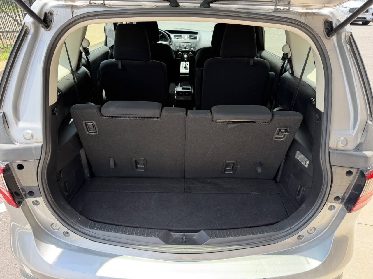 Used 2012 MAZDA MAZDA5 Touring w/ Moonroof & Audio Pkg FWD image 12