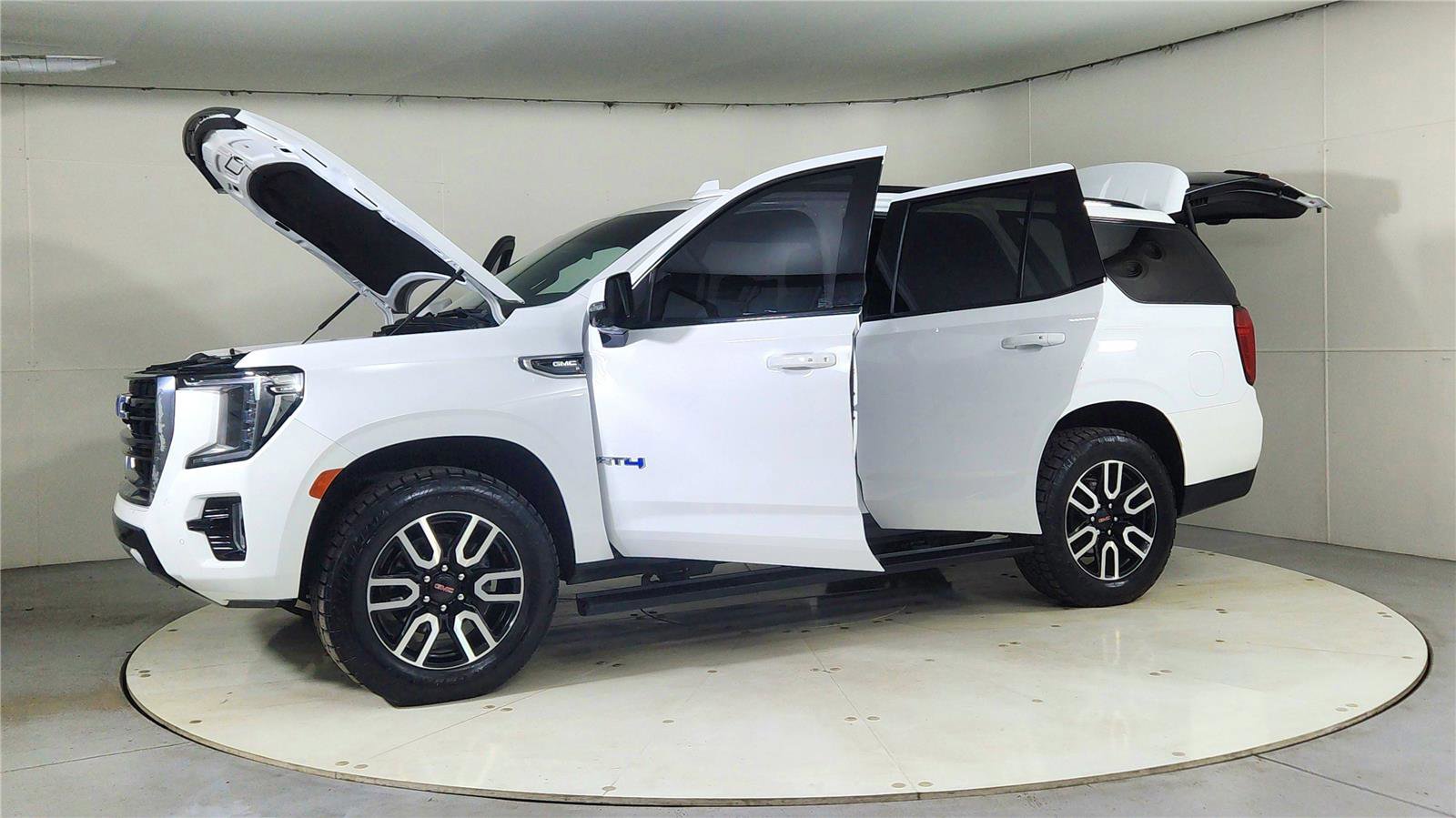 Used 2021 GMC Yukon AT4 w/ AT4 Premium Plus Package image 10