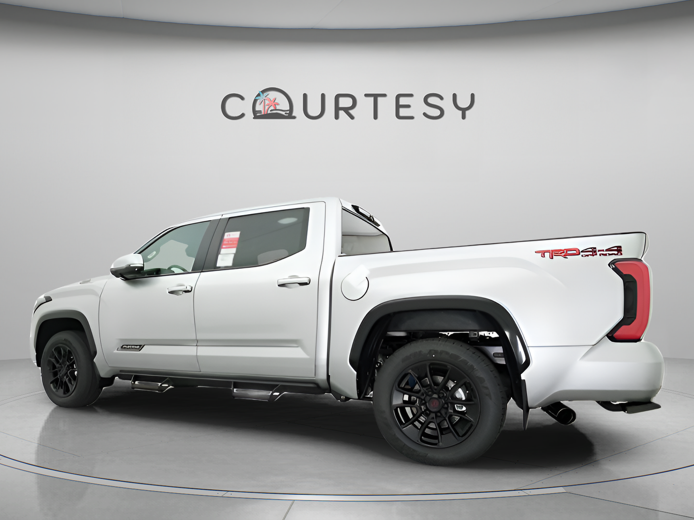 Certified 2025 Toyota Tundra Platinum w/ TRD Off-Road Package AWD/4WD image 10
