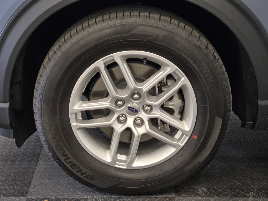 New 2026 Ford Explorer Active RWD image 10