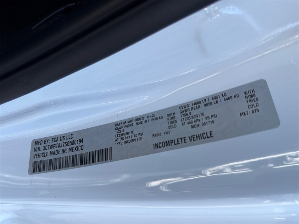 New 2025 RAM 3500 Tradesman image 30