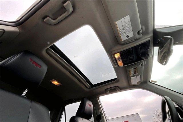 Used 2022 Toyota 4Runner TRD Off-Road Premium image 24