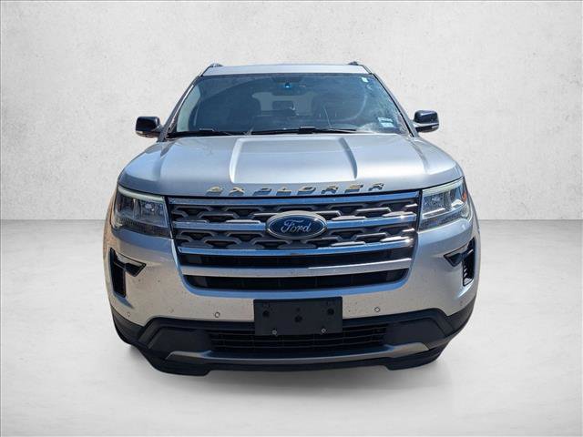 Used 2018 Ford Explorer XLT w/ Equipment Group 202A FWD image 2