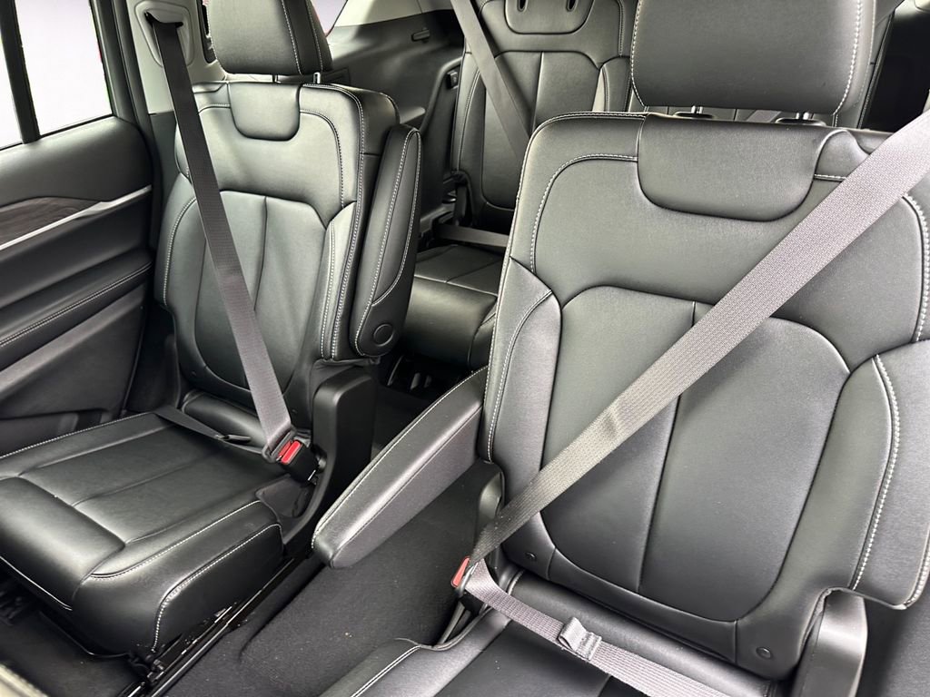 Used 2024 Jeep Grand Cherokee L Limited image 13