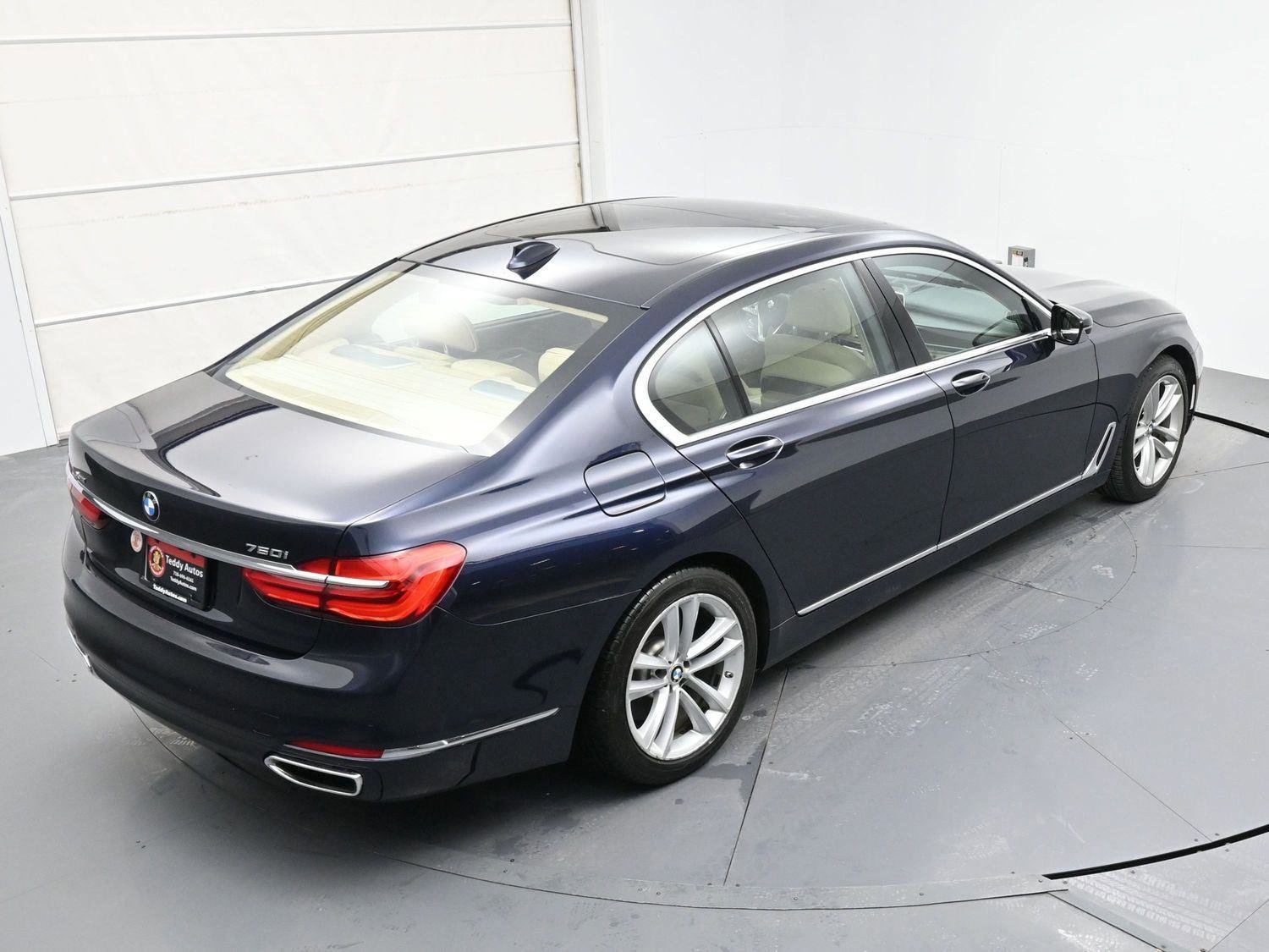Used 2018 BMW 750i xDrive image 40