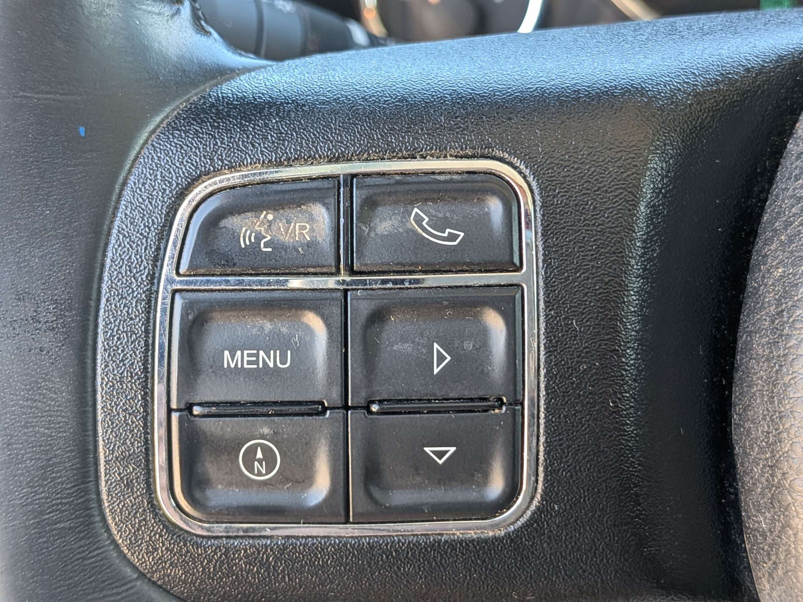 Used 2017 Jeep Wrangler Unlimited Sahara w/ Connectivity Group AWD/4WD image 23