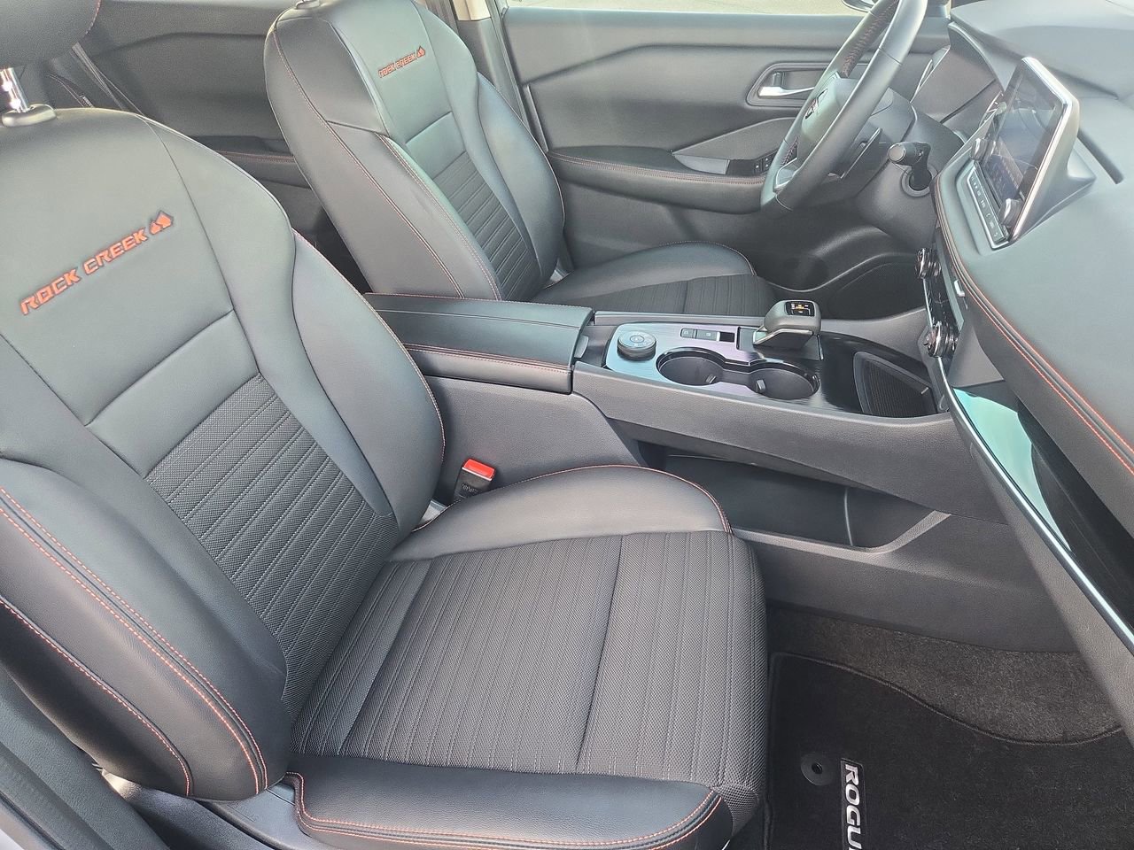 Certified 2025 Nissan Rogue SV image 10