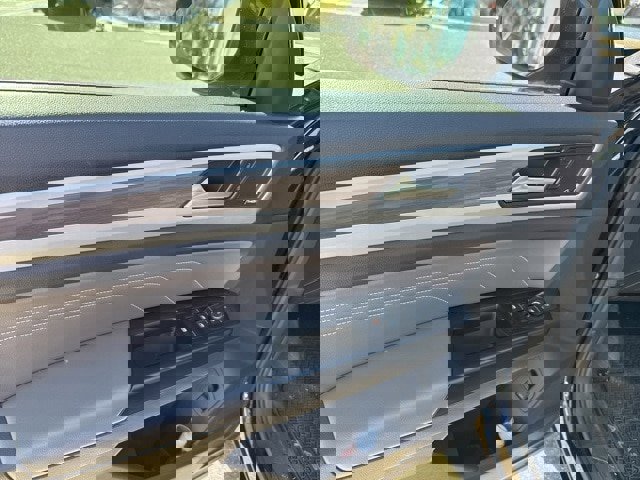 Used 2021 Volkswagen Atlas SEL Premium image 17