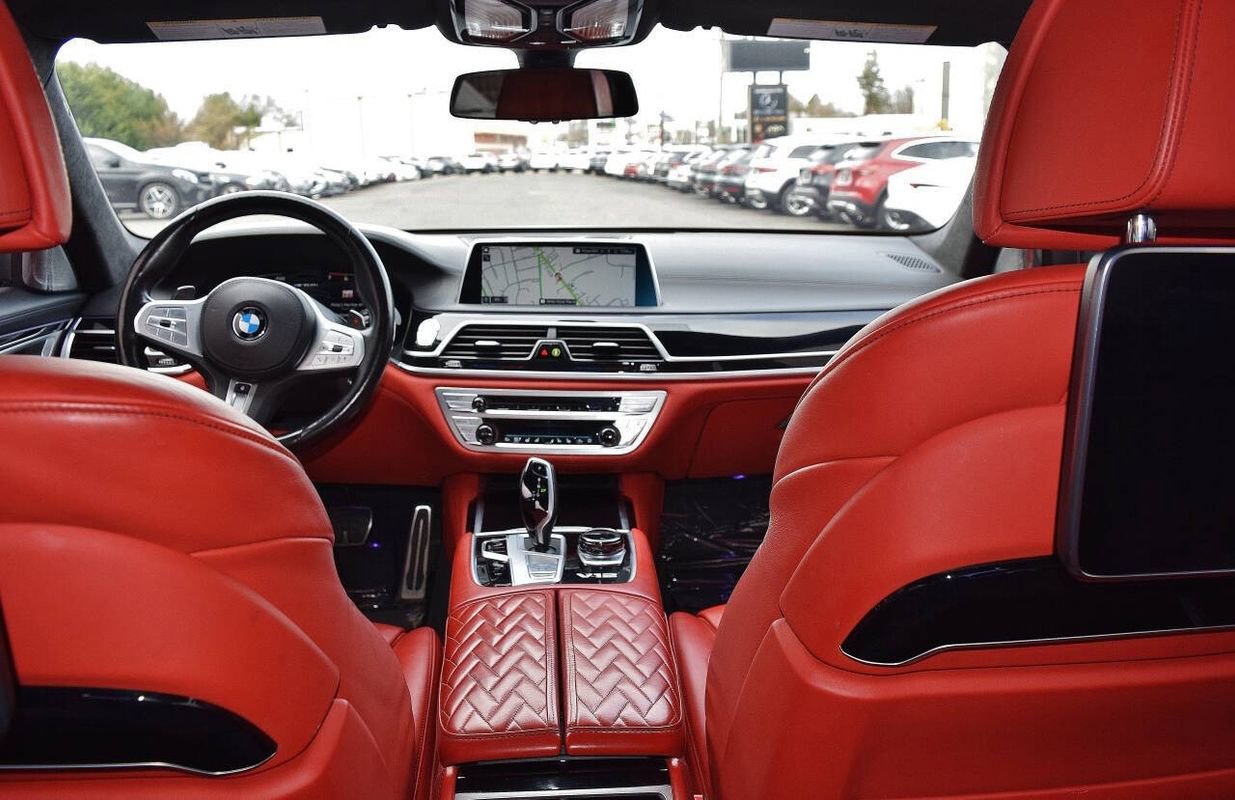 Used 2022 BMW M760i xDrive w/ Luxury Rear Seating Package image 37