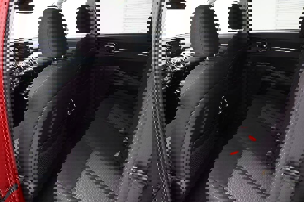 Used 2023 Kia Sorento LX image 11