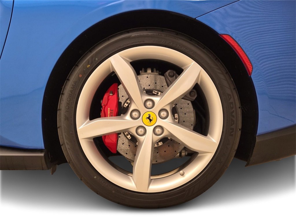 Used 2019 Ferrari Portofino image 15