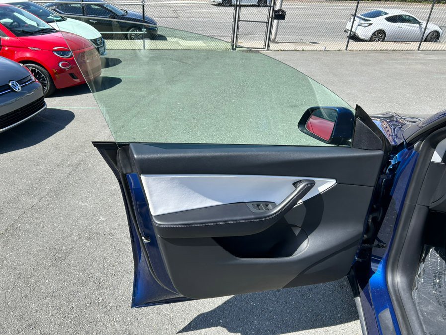 Used 2021 Tesla Model Y Long Range image 10