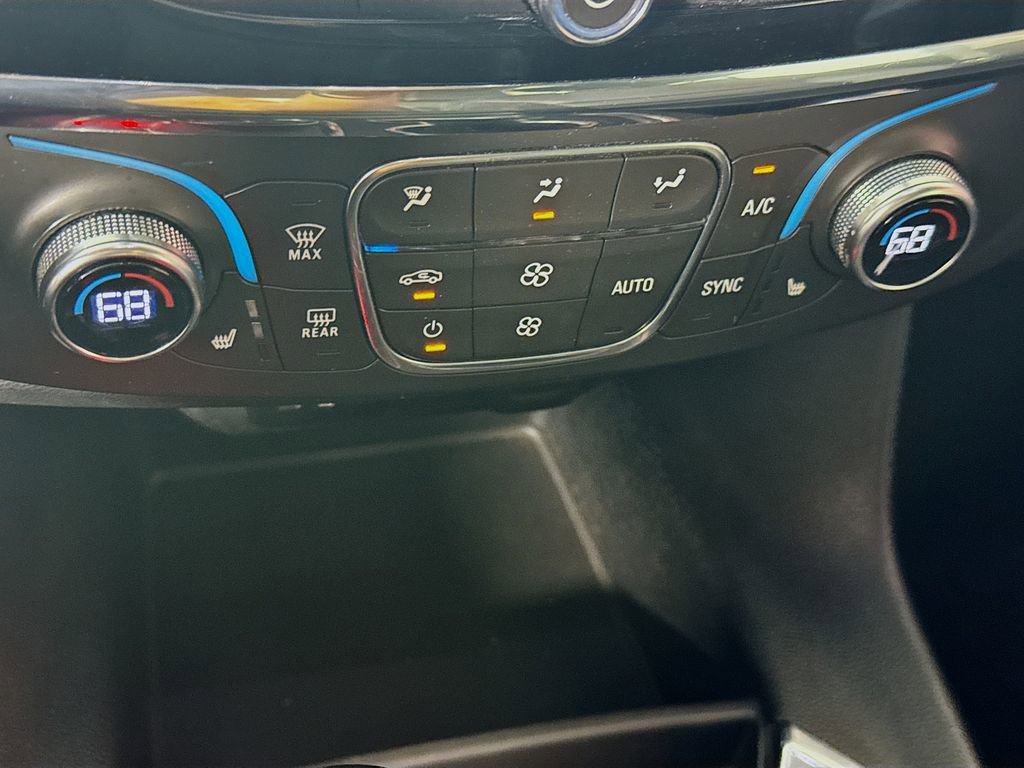 Used 2019 Chevrolet Traverse RS w/ LPO, Floor Liner Package AWD/4WD image 18