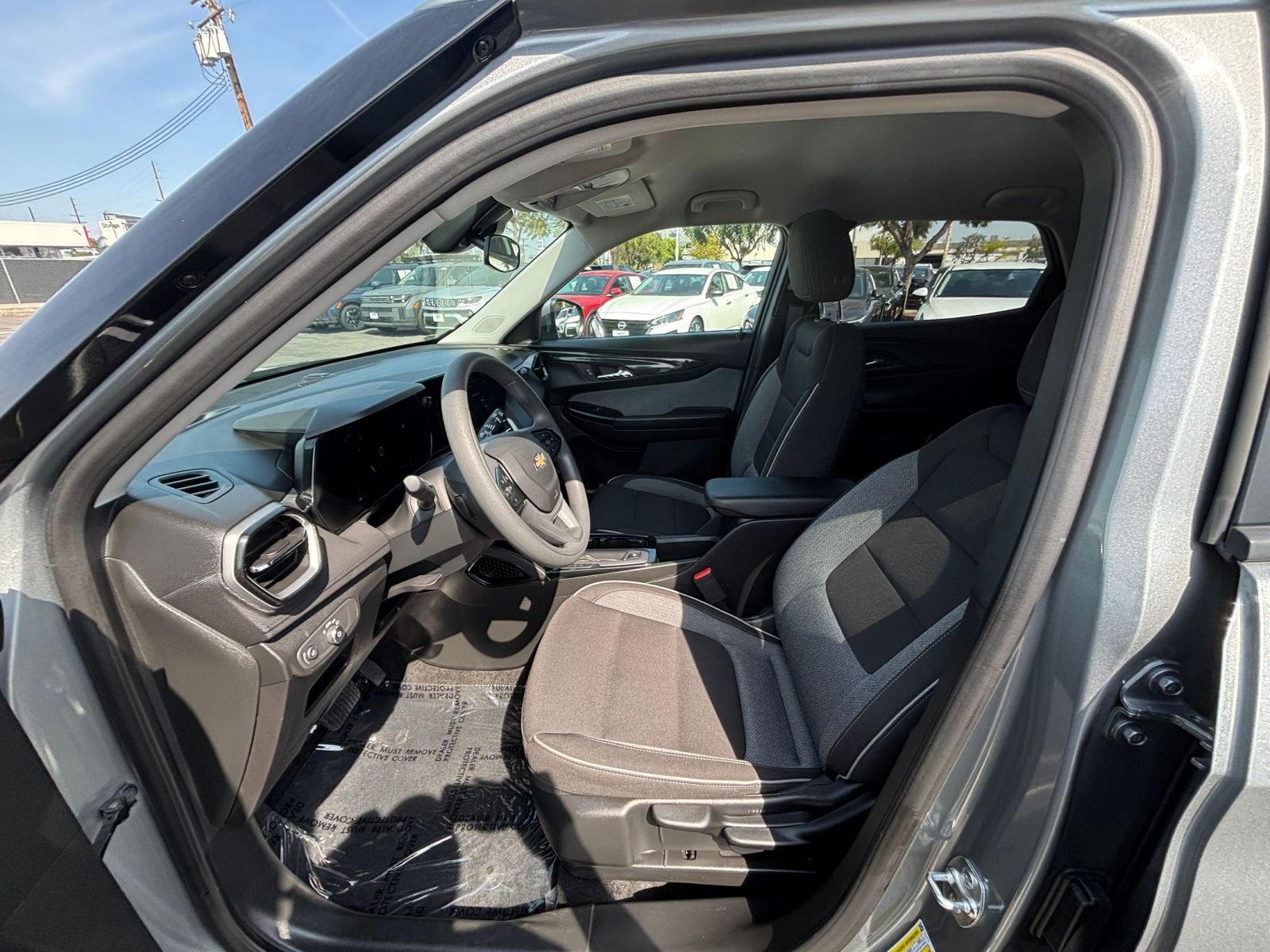 Used 2025 Chevrolet TrailBlazer LT FWD image 28