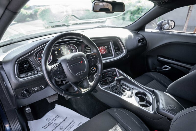 Used 2016 Dodge Challenger SXT RWD image 9