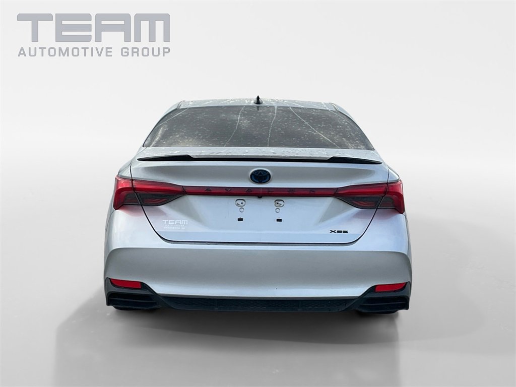 Used 2022 Toyota Avalon XSE image 6
