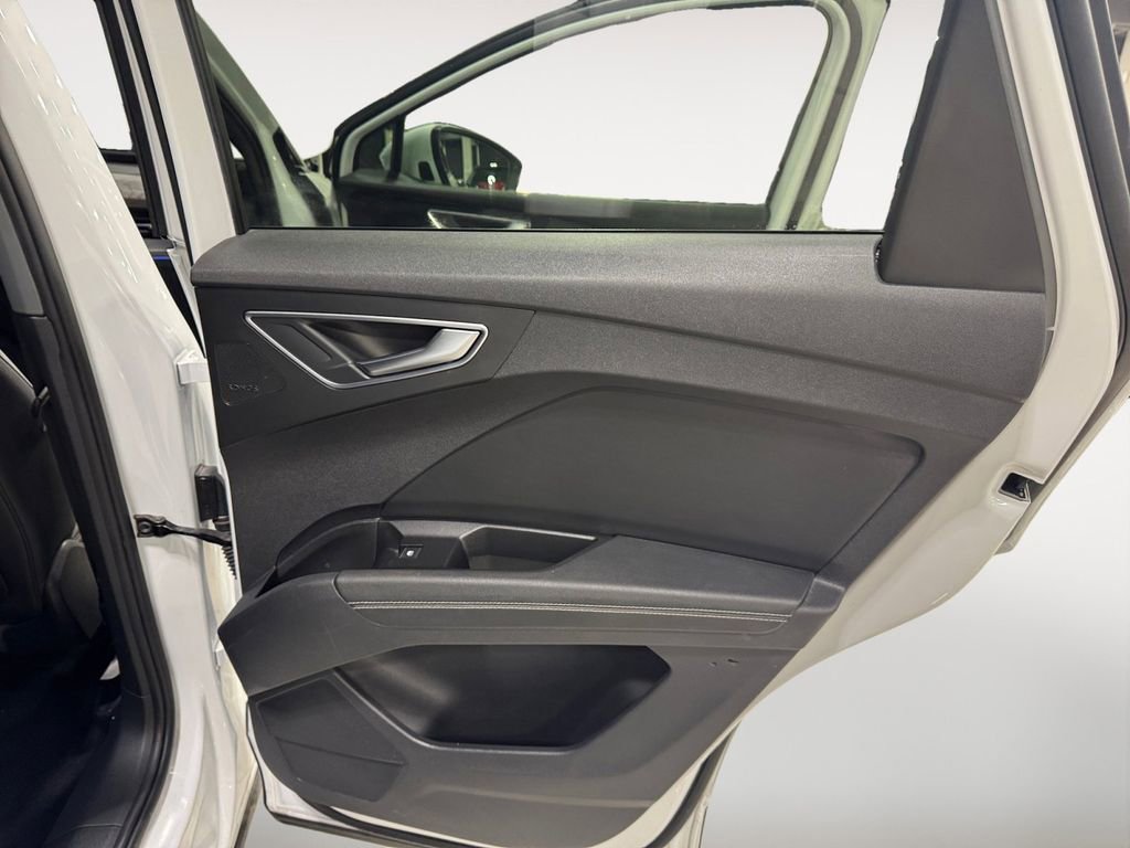 Used 2022 Audi Q4 e-tron Prestige image 30