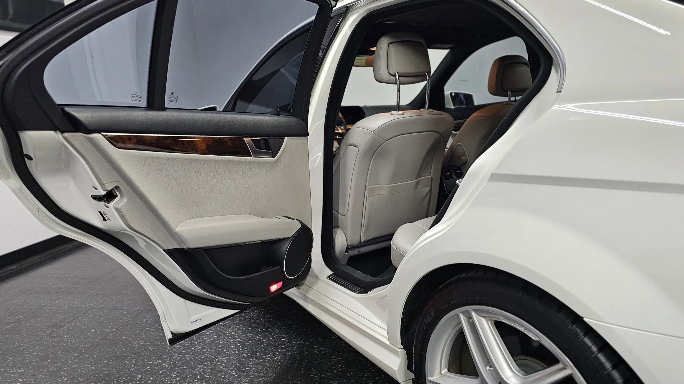 Used 2012 Mercedes-Benz C 250 Sedan image 39