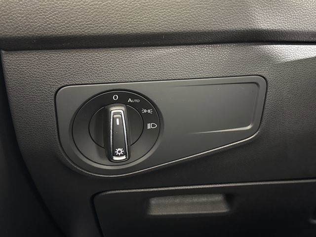 Used 2023 Volkswagen Tiguan SE image 36