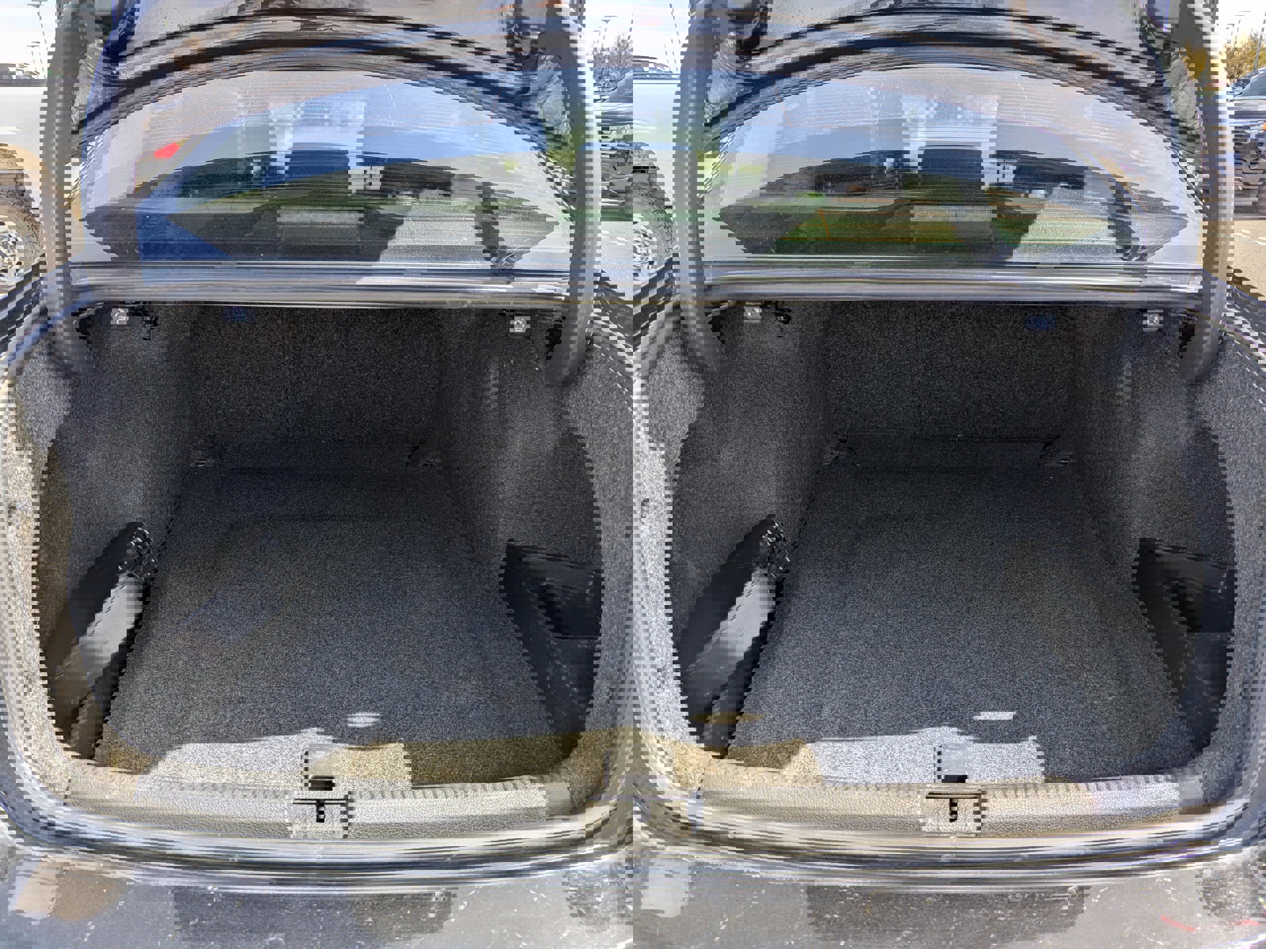 Used 2013 Volkswagen Passat TDI SE image 31